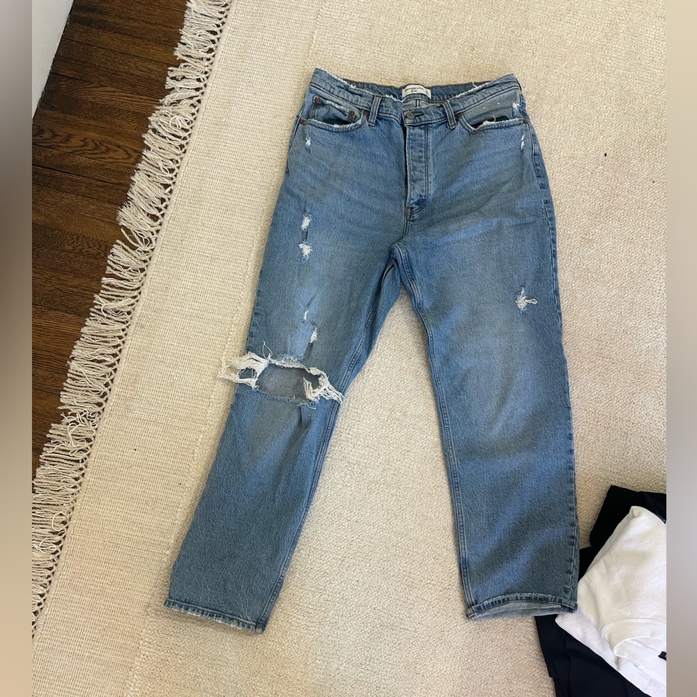 Abercrombie The Dad Jean High Rise Ripped Light Wash Size 31